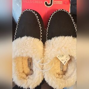 Falls Creek Women's Black Slippers with Fur Lining